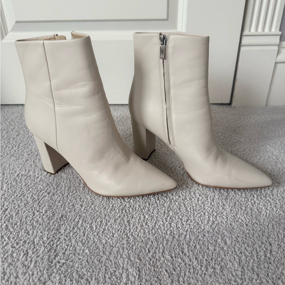 Marc Jacobs Cream Pointed-Toe Leather Ankle Boots